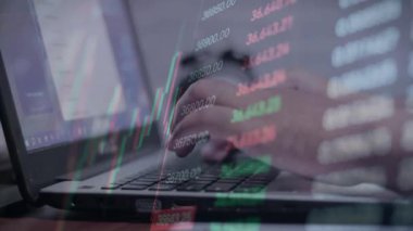 Borsa ticaret grafiği ve analizi monitörde.