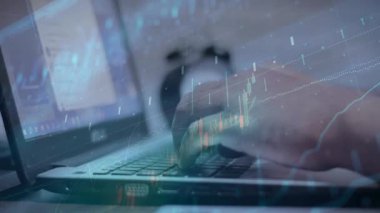 Soyut finansal grafiğin dizüstü bilgisayarı ve arka plan konsepti ile iki katına çıkarılması. Hisse senedi ticareti ve analiz kavramı