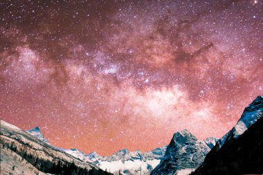 Güzel yıldızlı gece gökyüzü