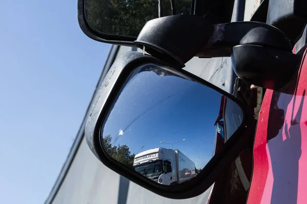 Zderzenia Dwóch Ciężarówek Łotwie Drodze Miały Miejsce Sierpnia 2018 Kierowca — Zdjęcie stockowe