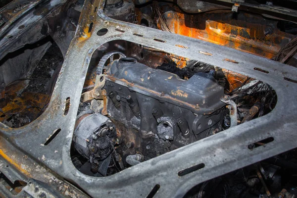 Motor Coche Totalmente Quemado Bosque Verano Fondo Del Accidente —  Fotos de Stock