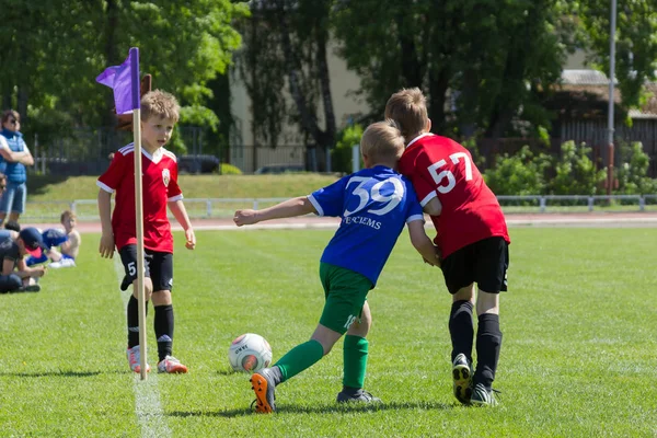 Copa infantil de fútbol Shitik, el 19 de mayo de 2018, en Ozolnieki , —  Fotos de Stock