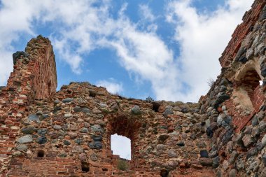 Ludza kentinde Letonya'da antik bir kale kalıntıları 