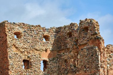 Ludza kentinde Letonya'da antik bir kale kalıntıları 