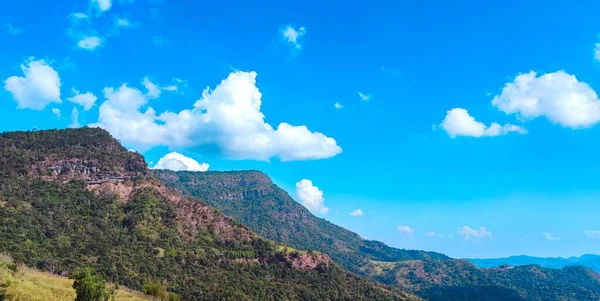 Dağların güzel manzarası