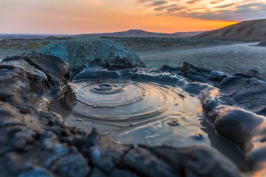 Gobustan çölünde aktif çamur volkanları, Azerbaycan.
