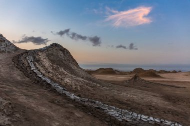 Gobustan çölünde aktif çamur volkanları, Azerbaycan.