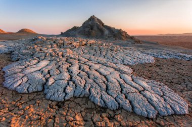 Gobustan çölünde aktif çamur volkanları, Azerbaycan.
