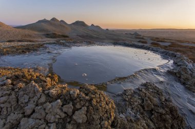 Gobustan çölünde aktif çamur volkanları, Azerbaycan.