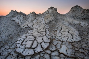 Gobustan çölünde aktif çamur volkanları, Azerbaycan.