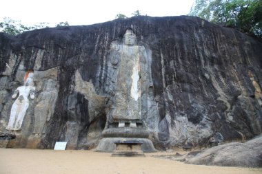 Sri Lanka eski bir Budist tapınağı Buduruwagala olduğunu. 