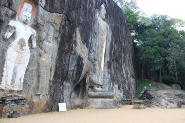 Sri Lanka eski bir Budist tapınağı Buduruwagala olduğunu. 