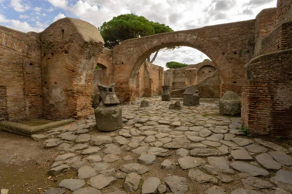 Ostia Antica Roma Italia Palacio Molini Con Piedras Lava —  Fotos de Stock
