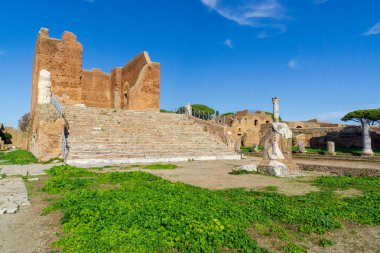 Ostia antica Roma, İtalya. Capitolium ve Forum Meydanı