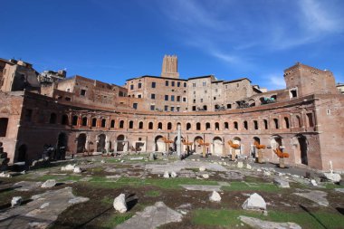 Via dei Fori Imperiali 'deki Trajan Pazarı' nda (Mercati Traianei) panoramik manzara, Roma, İtalya