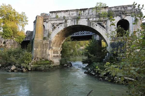 Pons Aemilius Ttoday Назывался Ponte Rotto Сломанный Мост Острове Тиберина — стоковое фото