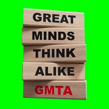 Gmta kelimesini tamamlamak için sıranın içine tahta küpleri yakın, GREAT DÜNYANLARI ALIKE.3D görüntüleme ve yol kırpma için Yeşil Ekran üzerinde düşünün.