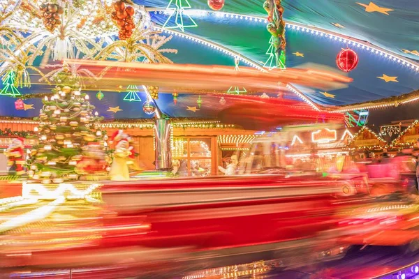 Bright Christmas Carrousel Christmas Fair Defocused Xmas Abstract Blurred Background — Stock Photo, Image