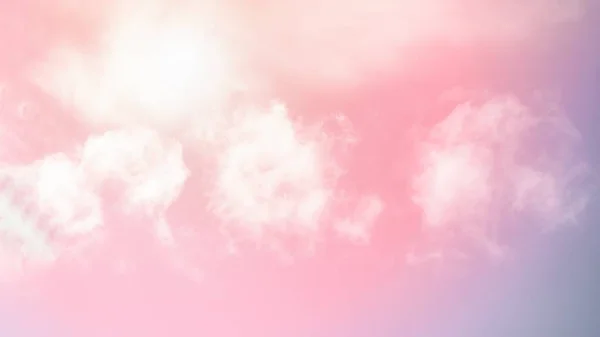 Сонячно-рожевий фон неба. Прекрасне небо з білими хмарами. 16: 9 панорамний формат. Тонована фотографія — стокове фото