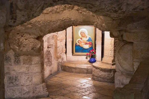 15 septembre 2019. Bethléem, Palestine. Chapelle de la Grotte du lait aussi appelée Grotte de Notre-Dame ou Grotte du lait. Icône de la Vierge Marie et l'Enfant Jésus — Photo