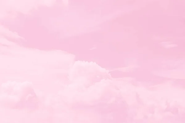 Vacker himmel med moln, rosa akvarell tonas — Stockfoto