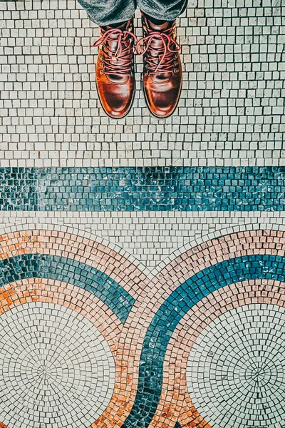 Selfie Pies Elegantes Botas Color Burdeos Exquisito Suelo Mosaico Vista — Foto de Stock