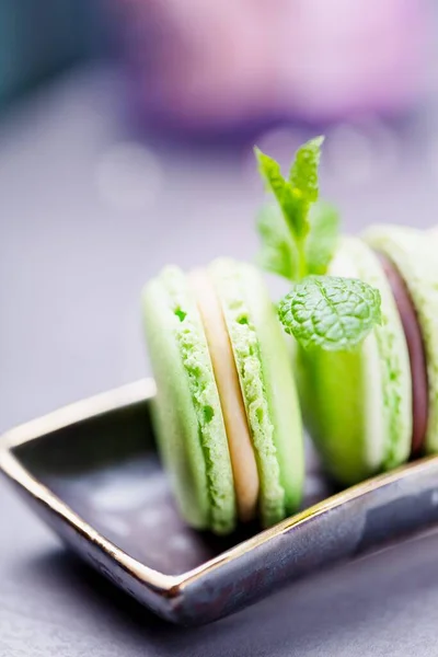 Macarons Verts Français Faits Maison Macarons Biscuits Menthe Chocolat Crème — Photo