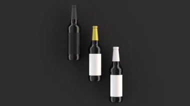 Kadar üç uzun kahverengi bira şişe 0,5 l siyah arka plan üzerine boş siyah beyaz etiketlerle ilgili alay et. Tasarım veya marka şablonu. 3D render illüstrasyon