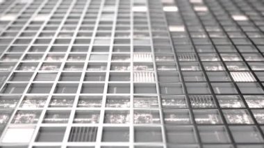 Metalden yapılmış, fütüristik teknolojik veya endüstriyel arka plan parlak çizgiler ve öğeleri ile ekleri. Arka plan. 3D render illüstrasyon.