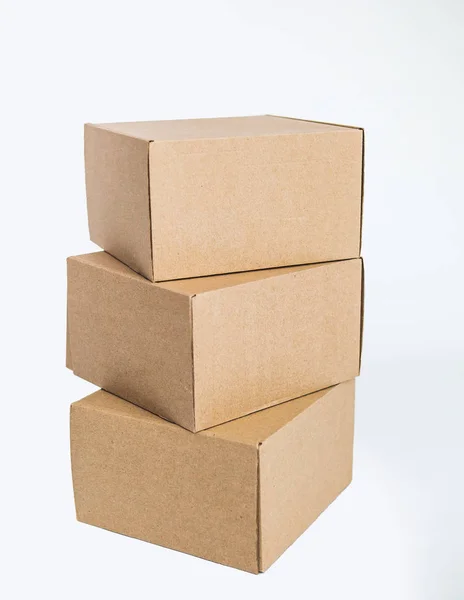Kraft Karton Kutu Beyaz Arka Plan Eko Blog Ürün Paketleme — Stok fotoğraf