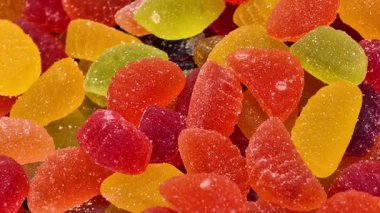 Değişik şekil ve lezzetlerdeki renkli şekerlemelerin hoş bir karışımı kendini şımartmak için mükemmel..