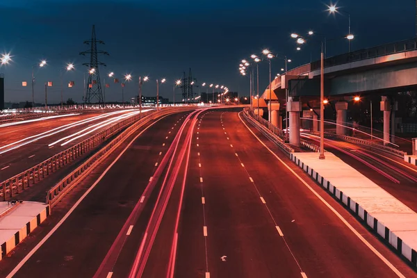 Strada Notturna Con Fanali Auto — Foto Stock