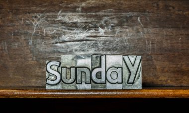 Taşınabilir tür baskı bir raf ile oluşturulan Pazar haftanın gününü