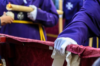 Yürüyüş i devam etmek için beklerken bir tövbe kardeslik detay