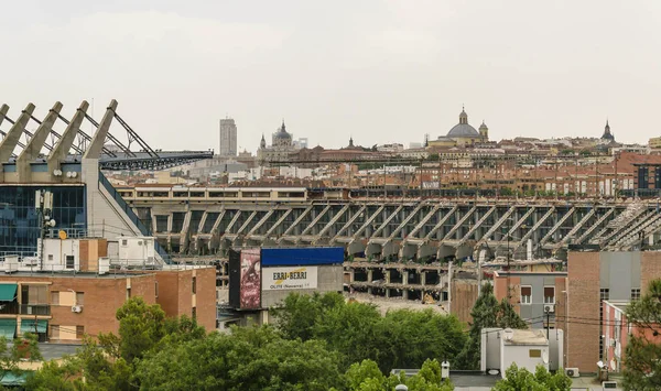 MADRID, ESPAÑA, 14 DE JULIO DE 2019: Demolición del Vicente Calder — Foto de Stock
