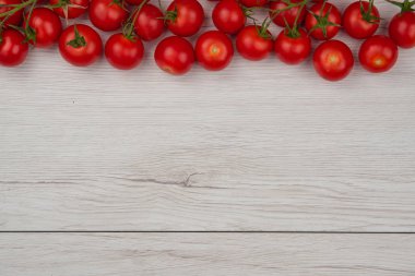 Beyaz masa, üst viwe dikey orentation, domates alanı Kopyala