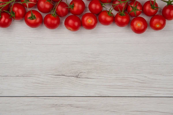 Beyaz masa, üst viwe dikey orentation, domates alanı Kopyala