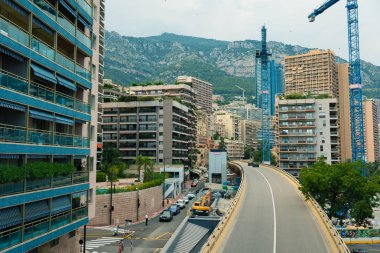 Monte Carlo, Monako - 05 Ağustos 2018: Sokakta şehir merkezinde genel bakış