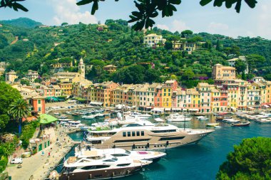 Portofino, İtalya - 10 Temmuz 2013: Güzel bay, Portofino yaz gün.