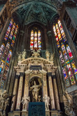 Milan, İtalya - 06 Aralık 2013: İç Duomo di Milano (kubbe Milan), Milan, İtalya.