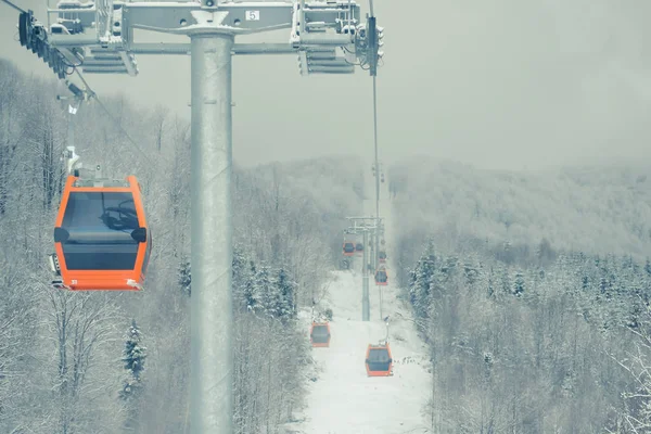 Seilbahn Einer Winterlandschaft Den Bergen Rumäniens — Stockfoto