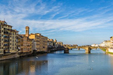 Ponte Santa Trinita veya kutsal Trinity Köprüsü Floransa, dünyanın her yerinden eski köprü.