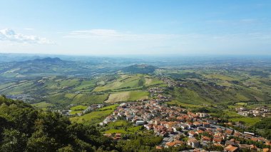 San Marino İtalya görünümünün Hills ile manzara.
