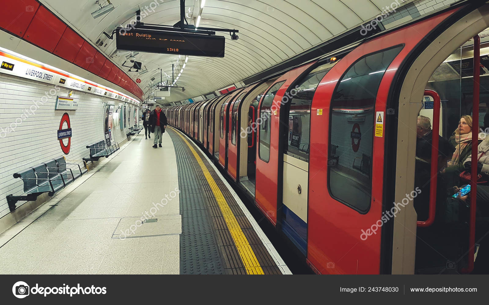 Fotos de Subway station liverpool street, Imagens de Subway station liverpool street sem royalties | Depositphotos Fotos de Subway station liverpool street, Imagens de Subway station liverpool street sem royalties | Depositphotos