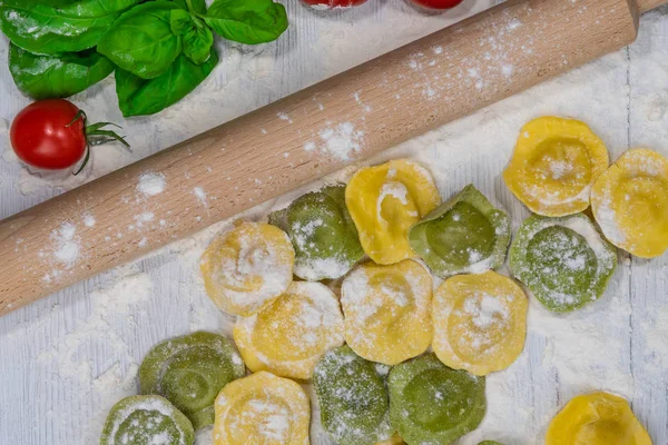 Homemade Fresh Italian Ravioli Pasta White Wood Table Flour Basil — Stock Photo, Image