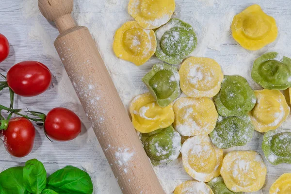 Homemade Fresh Italian Ravioli Pasta White Wood Table Flour Basil — Stock Photo, Image