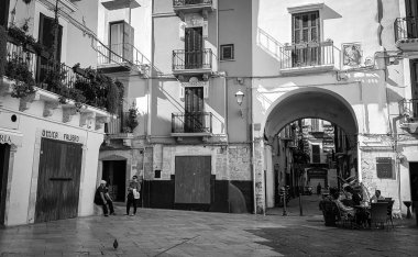 İtalya 'nın Bari kentindeki eski meydanda.