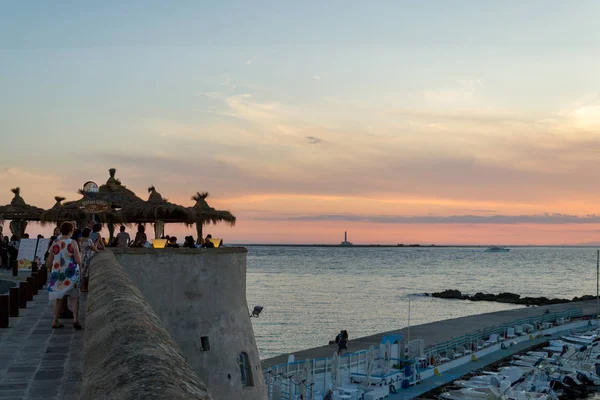 Vista panorámica del paseo marítimo de Gallipoli, Salento, Puglia, Italia . — Foto de Stock