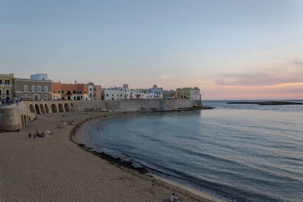 Vista panorámica del paseo marítimo de Gallipoli, Salento, Puglia, Italia . — Foto de Stock