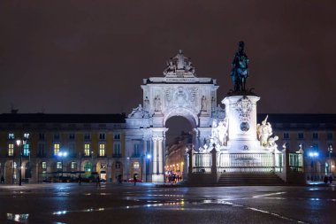 Ticaret Meydanı manzarası ve Kral I. Joze 'un heykeli.